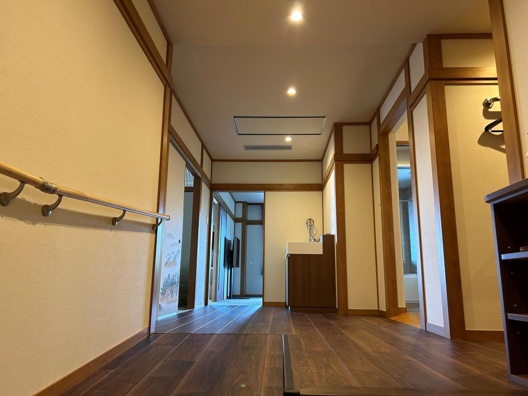 Jukeiso Hotel Hatsukaichi Bagian luar foto