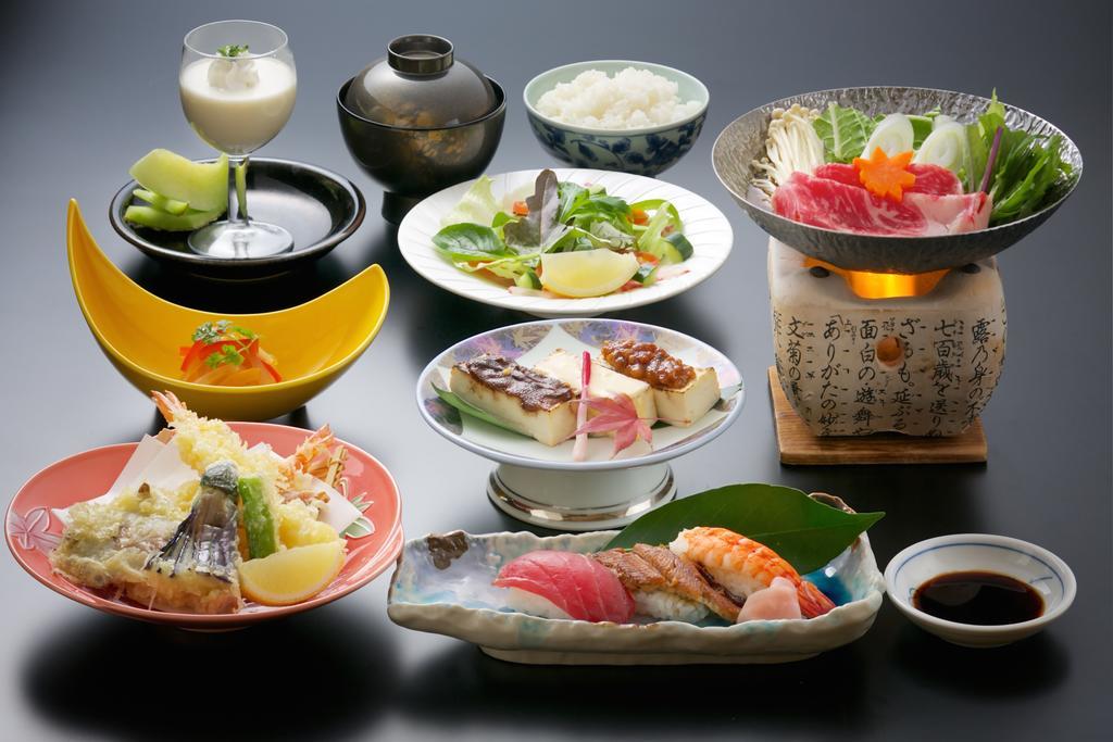 Jukeiso Hotel Hatsukaichi Bagian luar foto