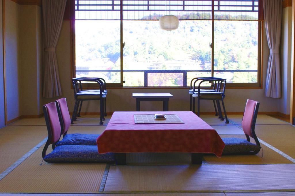 Jukeiso Hotel Hatsukaichi Ruang foto